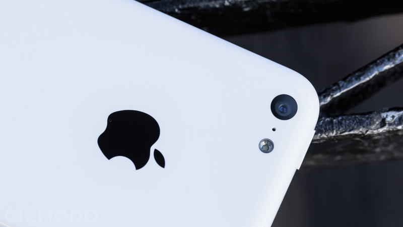 Illustration for article titled iPhone 5C Review: A Fresh Coat of Paint Only Goes So Far